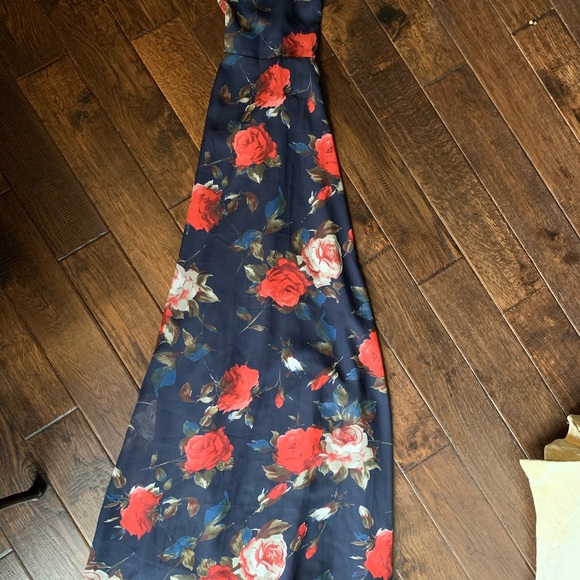 LULU’S DEBUT NAVY MAXI DRESS - Picture 4 of 5